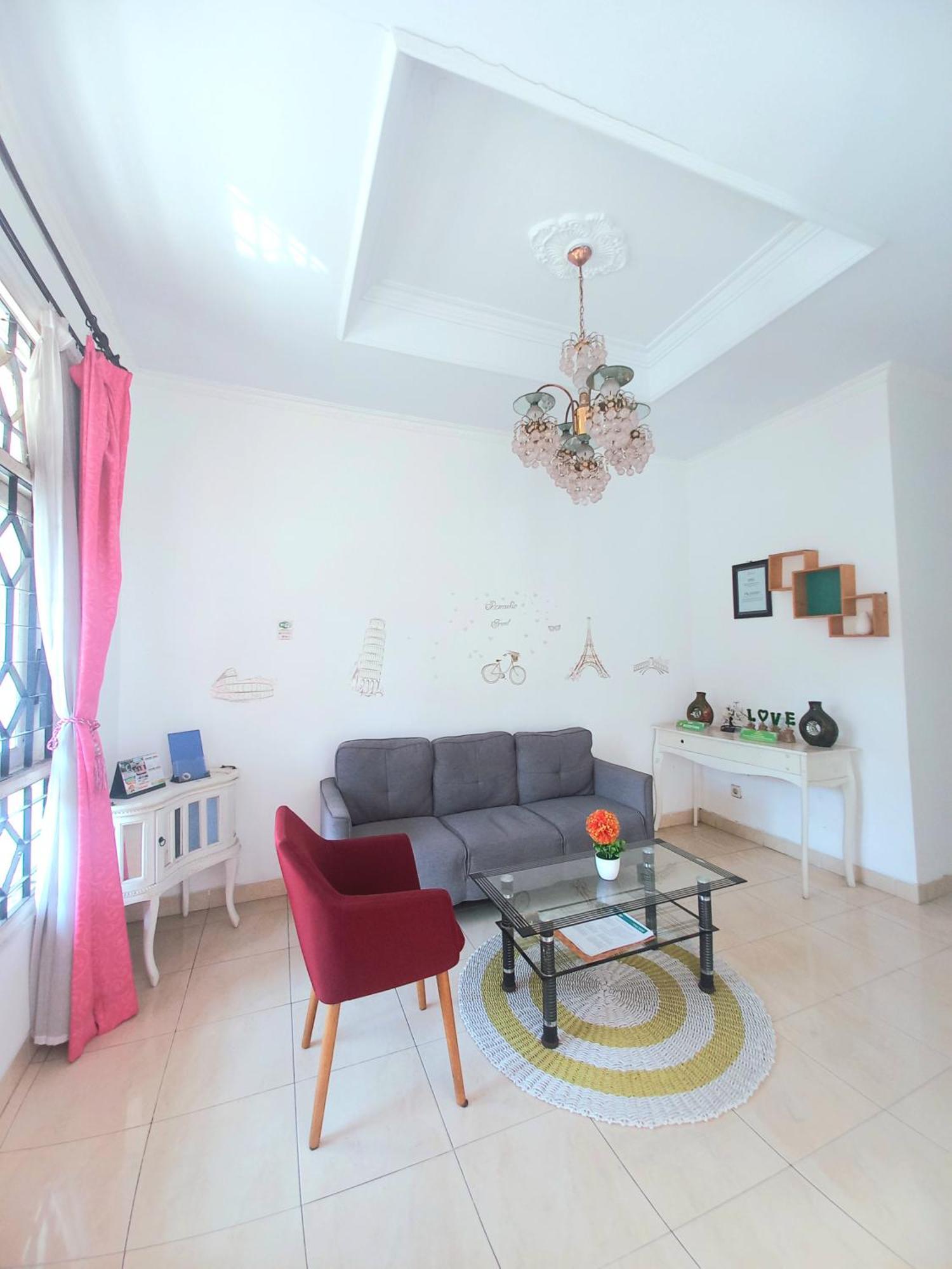 Homestay Jogja Dekat Gembiraloka By Simply Homy يوغياكارتا المظهر الخارجي الصورة
